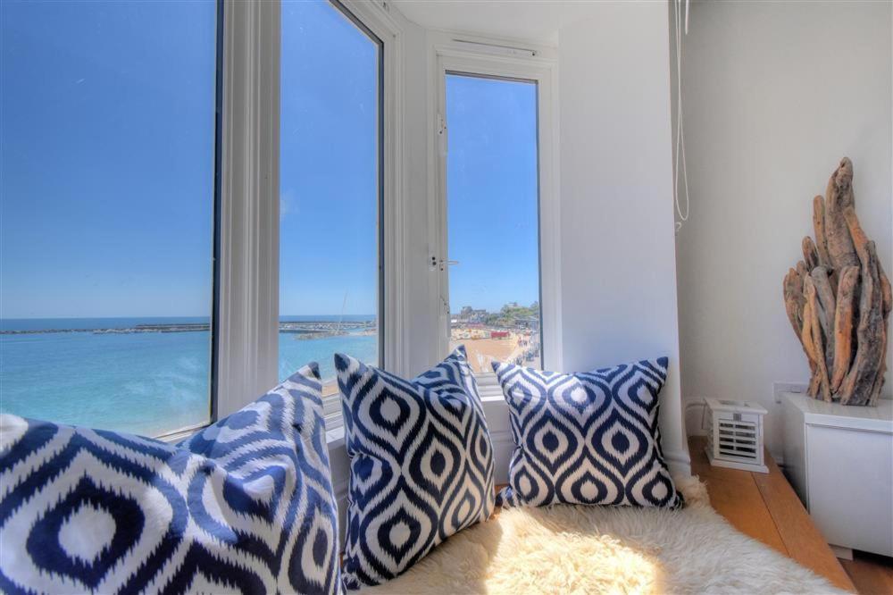 Seahorse Apartment Лайм Риджис Екстериор снимка