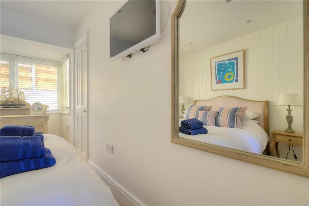 Seahorse Apartment Лайм Риджис Екстериор снимка
