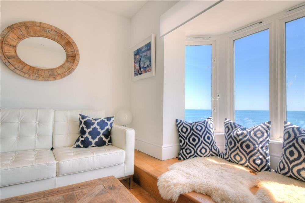 Seahorse Apartment Лайм Риджис Екстериор снимка