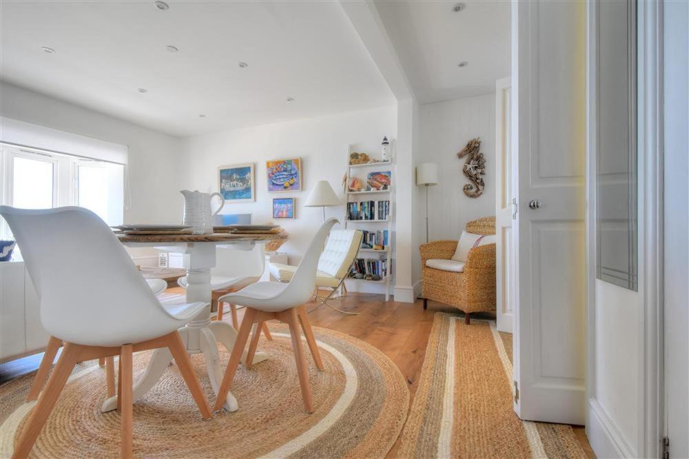 Seahorse Apartment Лайм Риджис Екстериор снимка